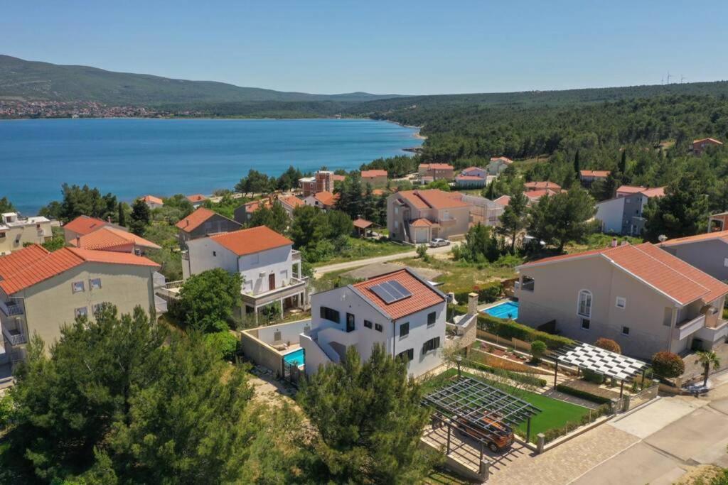 Apartment Vala, 4*, Sea View & Private Heated Pool Pridraga Exterior photo